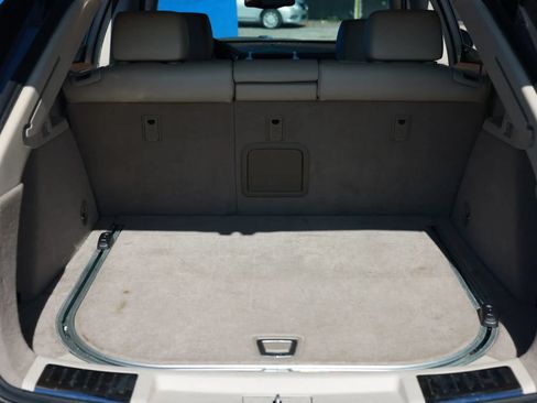 Used 2011 Cadillac SRX Luxury FWD image 17