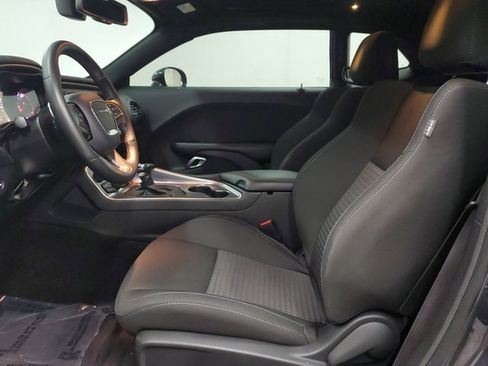 Used 2019 Dodge Challenger R/T w/ Blacktop Package image 17