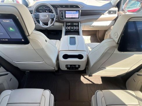 Used 2021 GMC Yukon Denali w/ Denali Premium Package image 16