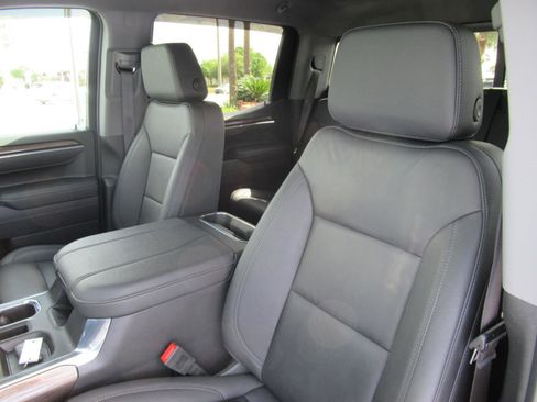 Used 2025 Chevrolet Silverado 1500 LT Trail Boss w/ Convenience Package II image 17