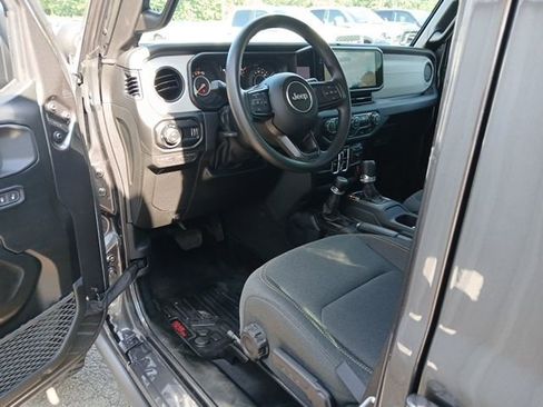 Used 2025 Jeep Gladiator Sport image 67