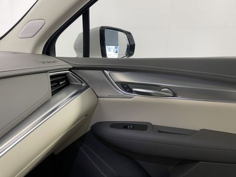 Used 2021 Cadillac XT5 Premium Luxury image 12