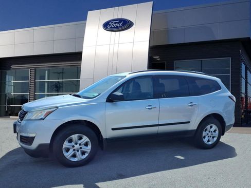 Used 2017 Chevrolet Traverse LS image 4