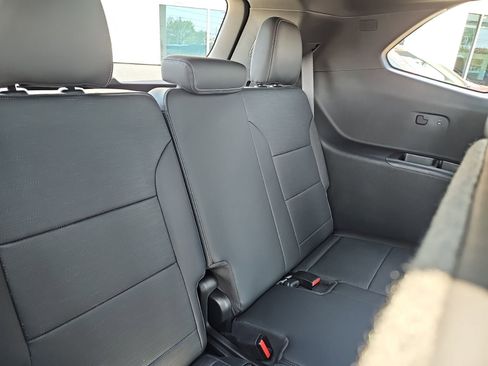 Used 2025 Buick Enclave Sport Touring w/ Super Cruise Package FWD image 33