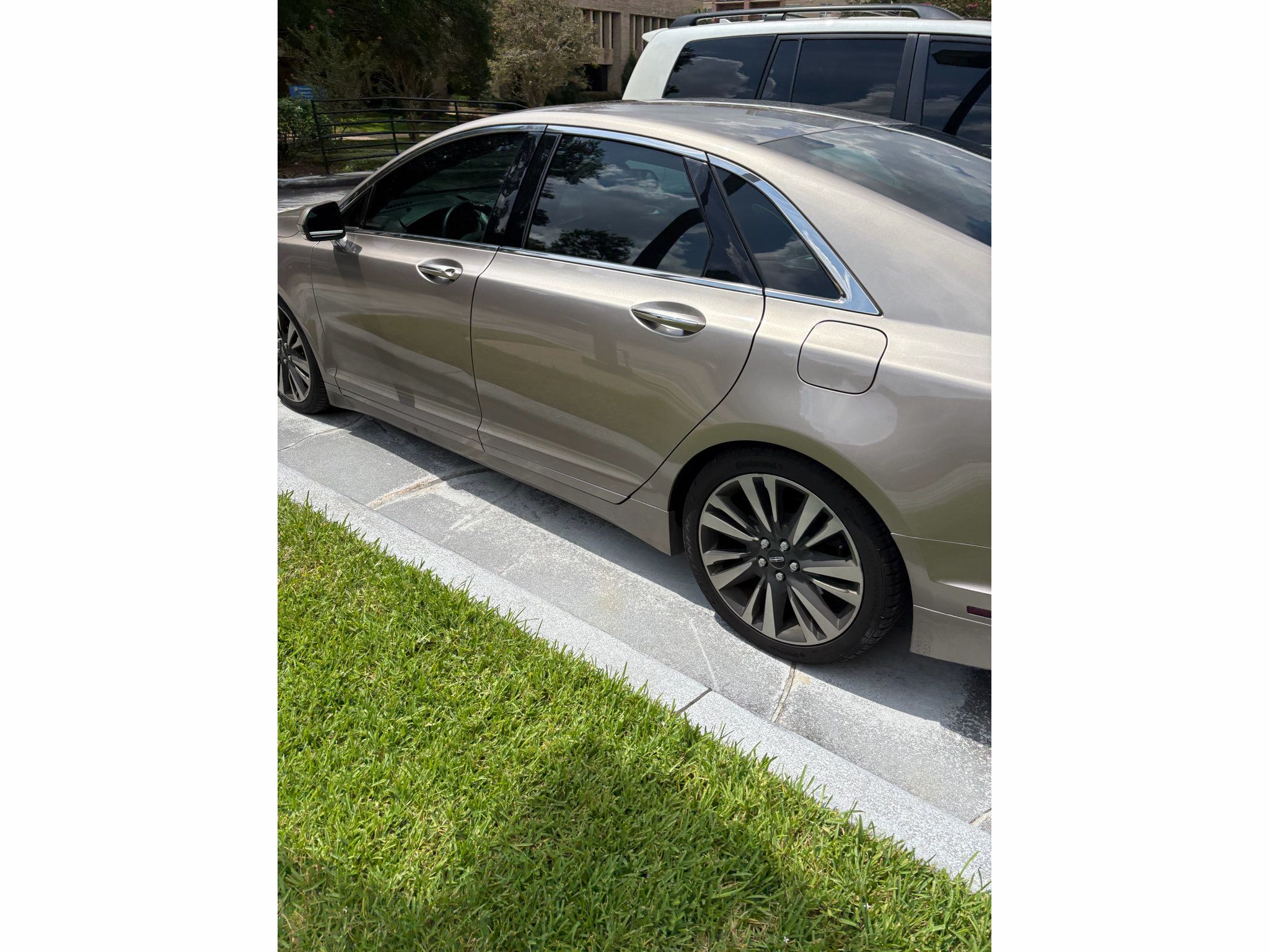 Used 2019 Lincoln MKZ Reserve AWD/4WD image 7