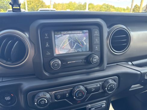 Used 2019 Jeep Wrangler Unlimited Sport image 24