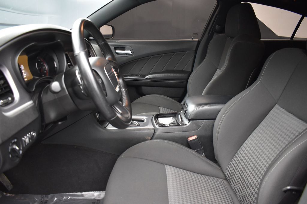 Used 2022 Dodge Charger R/T w/ Blacktop Package RWD image 10