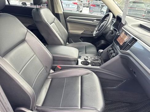 Certified 2022 Volkswagen Atlas SEL R-Line image 36