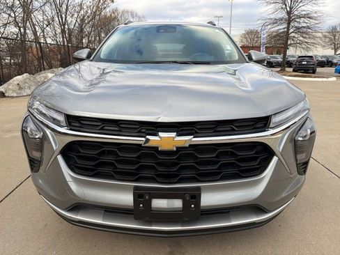 Used 2025 Chevrolet Trax LT image 15