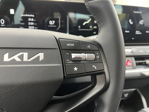 Used 2025 Kia K4 EX image 18