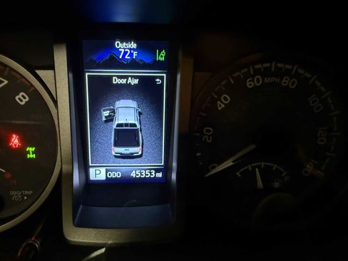 Used 2023 Toyota Tacoma TRD Sport image 36