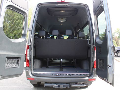 Used 2024 Mercedes-Benz Sprinter 2500 image 30