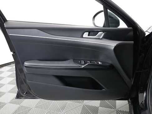 Used 2023 Kia K5 LXS image 12