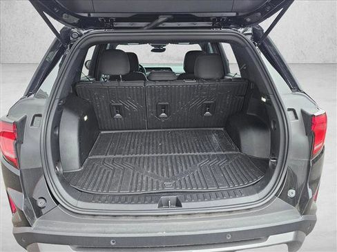 Used 2025 GMC Terrain Elevation w/ Technology Package II image 13