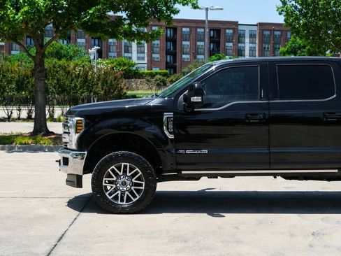 Used 2018 Ford F250 Lariat w/ Lariat Ultimate Package AWD/4WD image 11