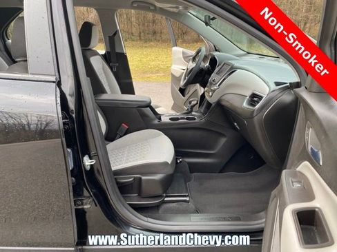 Used 2022 Chevrolet Equinox LS image 15