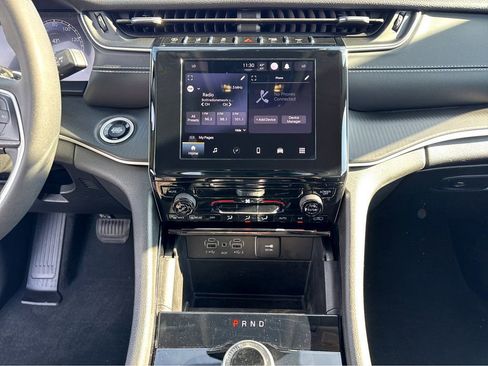 Certified 2023 Jeep Grand Cherokee L Laredo image 23