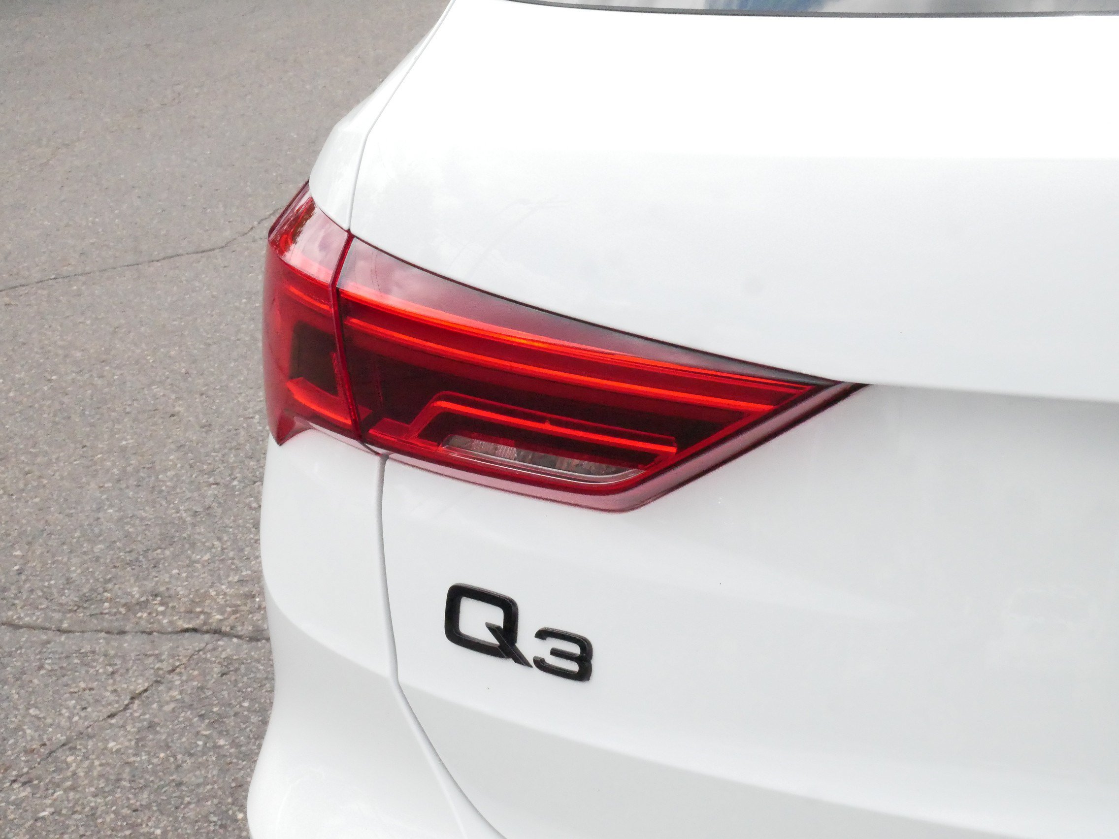 Used 2023 Audi Q3 2.0T Premium Plus w/ Premium Plus Package AWD/4WD image 17