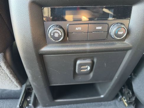 Certified 2023 Chevrolet Traverse LT image 26