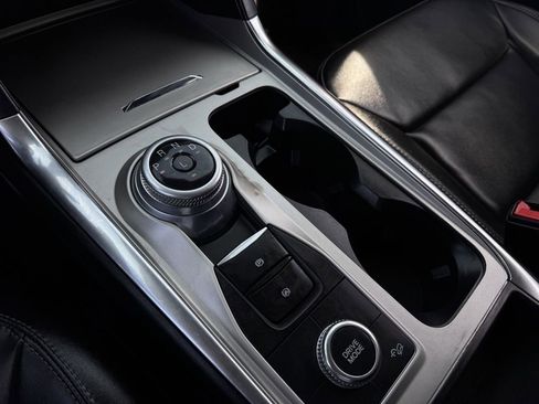 Used 2023 Ford Explorer XLT w/ Equipment Group 202A image 20