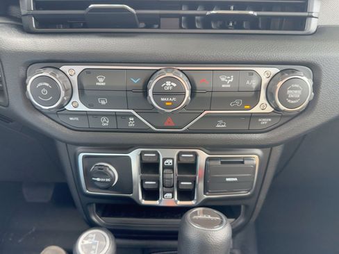 New 2025 Jeep Gladiator Sport AWD/4WD image 20