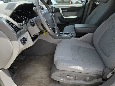 Used 2013 GMC Acadia SLE FWD image 12