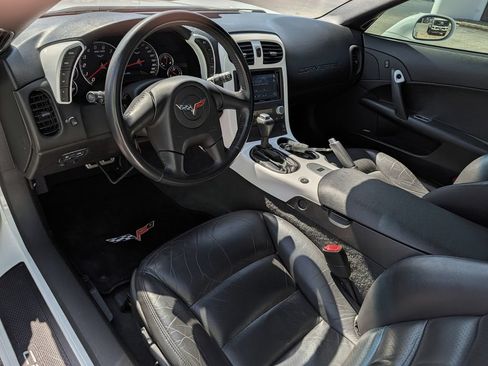Used 2005 Chevrolet Corvette Coupe w/ Preferred Equipment Group RWD image 14