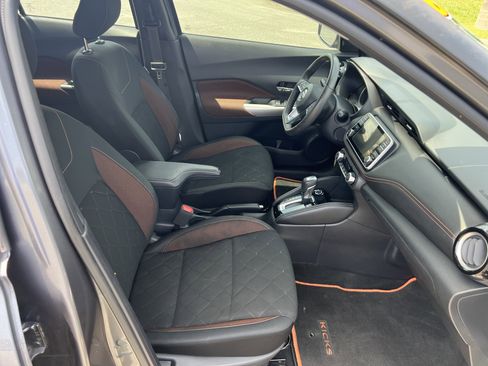 Used 2019 Nissan Kicks SR w/ Exterior Electronics Package FWD image 17