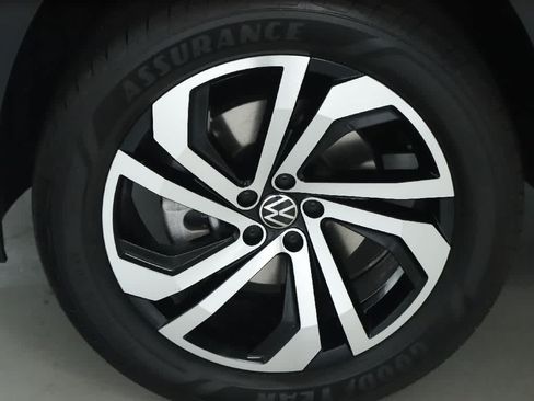Used 2023 Volkswagen Atlas SEL AWD/4WD image 41
