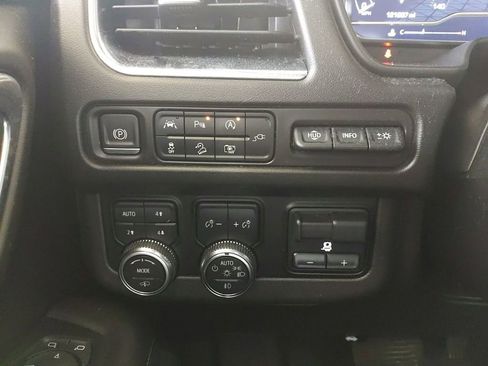 Used 2022 GMC Yukon AT4 AWD/4WD image 28