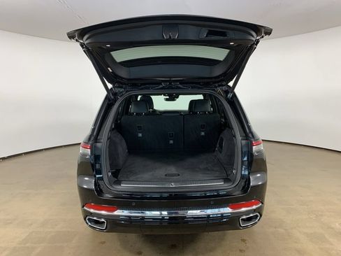 Used 2022 Jeep Grand Cherokee Overland AWD/4WD image 12