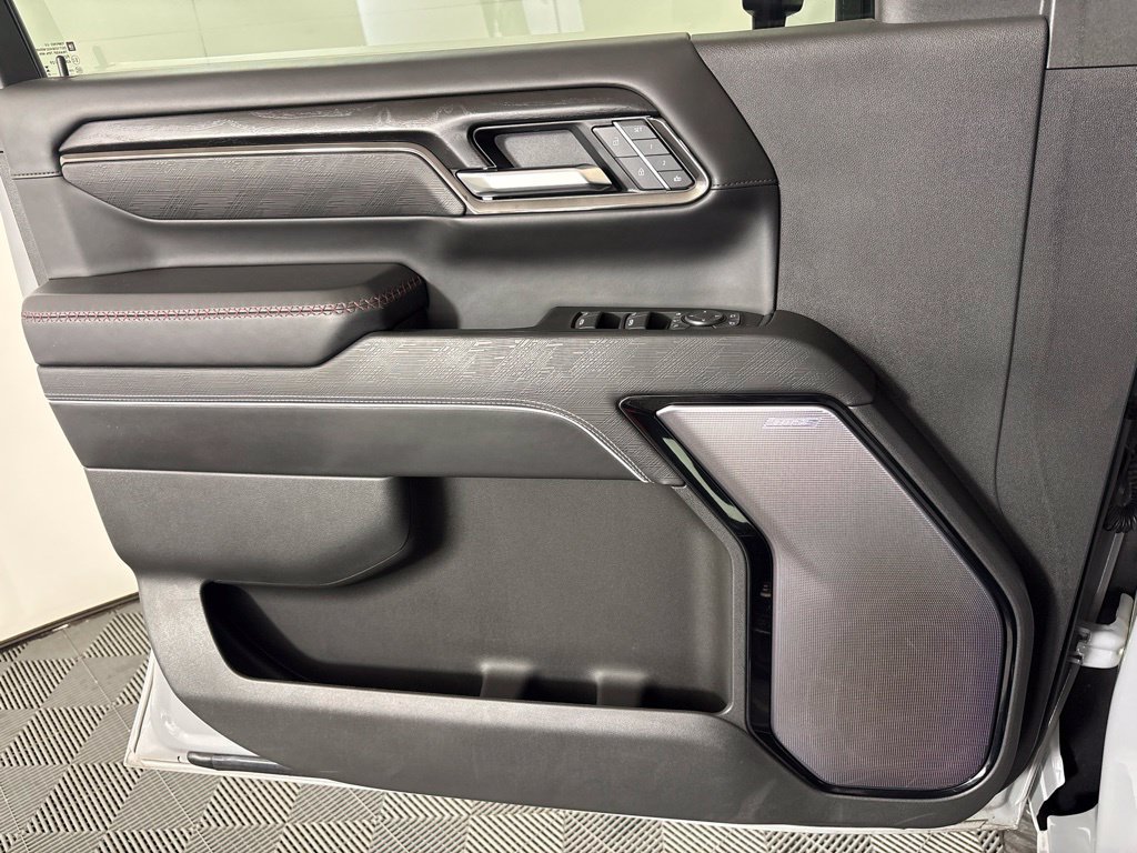 Used 2025 GMC Sierra 2500 AT4X AWD/4WD image 21