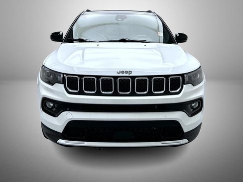 Used 2023 Jeep Compass Limited AWD/4WD image 2