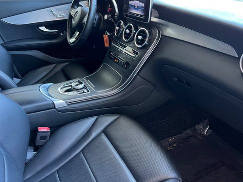 Used 2019 Mercedes-Benz GLC 300 4MATIC image 17