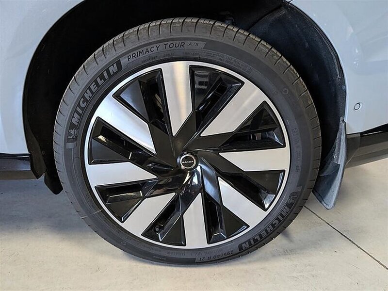 Used 2025 Volvo EX90 Ultra AWD/4WD image 14