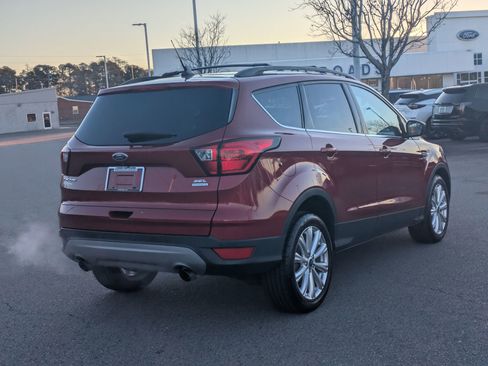 Used 2019 Ford Escape SEL image 4