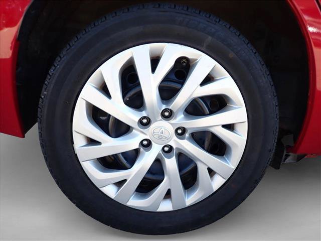 Used 2017 Toyota Corolla LE w/ Carpet Mat Package (TMS) FWD image 7