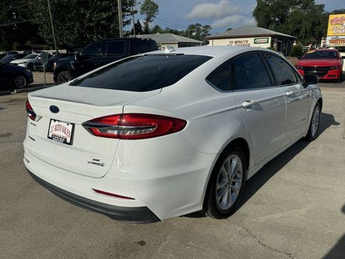 Used 2019 Ford Fusion SE FWD image 5