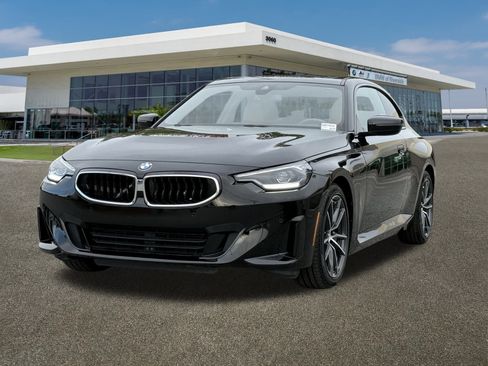 Used 2023 BMW 230i 230i w/ Convenience Package image 4