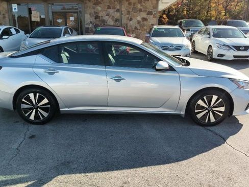 Used 2021 Nissan Altima 2.5 SV image 6