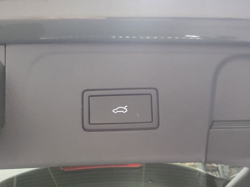 Used 2026 Volkswagen Atlas SE AWD/4WD image 16