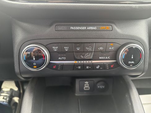 Certified 2025 Ford Escape ST-Line Select AWD/4WD image 28