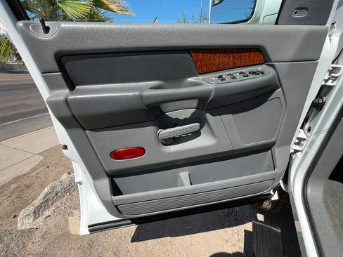 Used 2006 Dodge Ram 2500 Truck Laramie AWD/4WD image 14