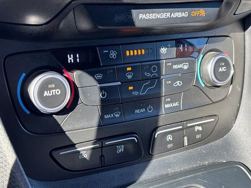 Used 2020 Ford Transit Connect XL image 29