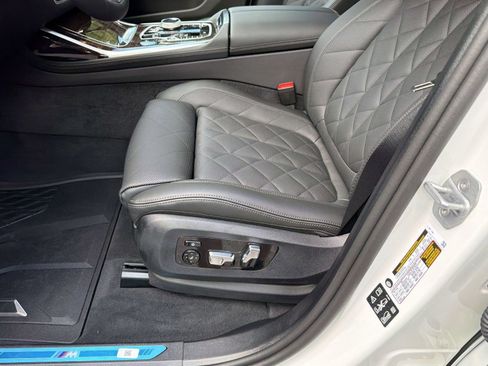 New 2027 BMW X7 xDrive40i w/ Executive Package AWD/4WD image 14