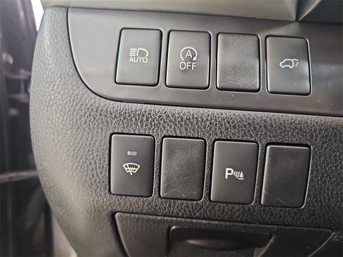Used 2019 Toyota Highlander Limited image 32
