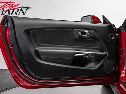 Used 2021 Ford Mustang GT RWD image 19