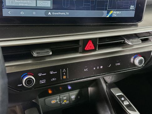 Used 2024 Kia Sorento S image 23