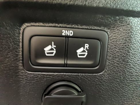 Used 2022 Kia Telluride SX w/ SX Prestige Package image 10