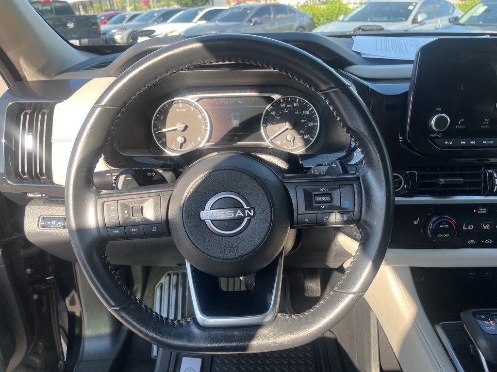 Used 2024 Nissan Pathfinder SV FWD image 32